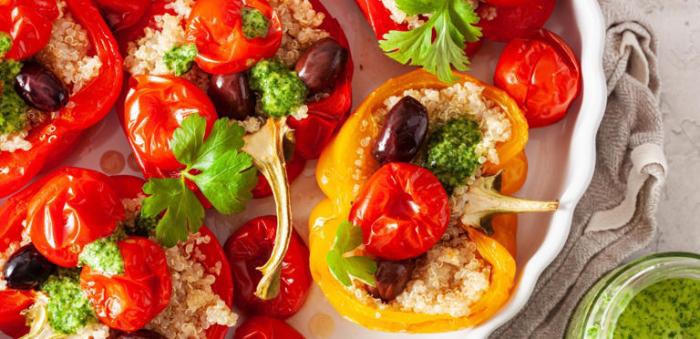 صورة حول : المحشي… نكهة رمضان التي تجمع العائلة حول المائدة المحشي… نكهة رمضان التي تجمع العائلة حول المائدة