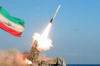 إيران: استهداف القواعد الأمريكية بالمنطقة