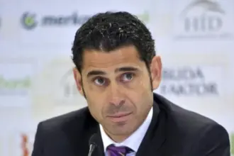 أسطورة ريال مدريد يشيد بأداء المنتخب الوطني ويصفه بالأفضل عربياً