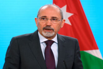 عاجل| الصفدي يؤكّد إدانة الأردن للهجمات الإيرانية ويشدّد على حماية الأمن الوطني والإقليمي