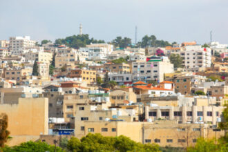 محافظ جرش يفتتح غرفة عمليات رئيسية لتعزيز الجاهزية والاستجابة الطارئة