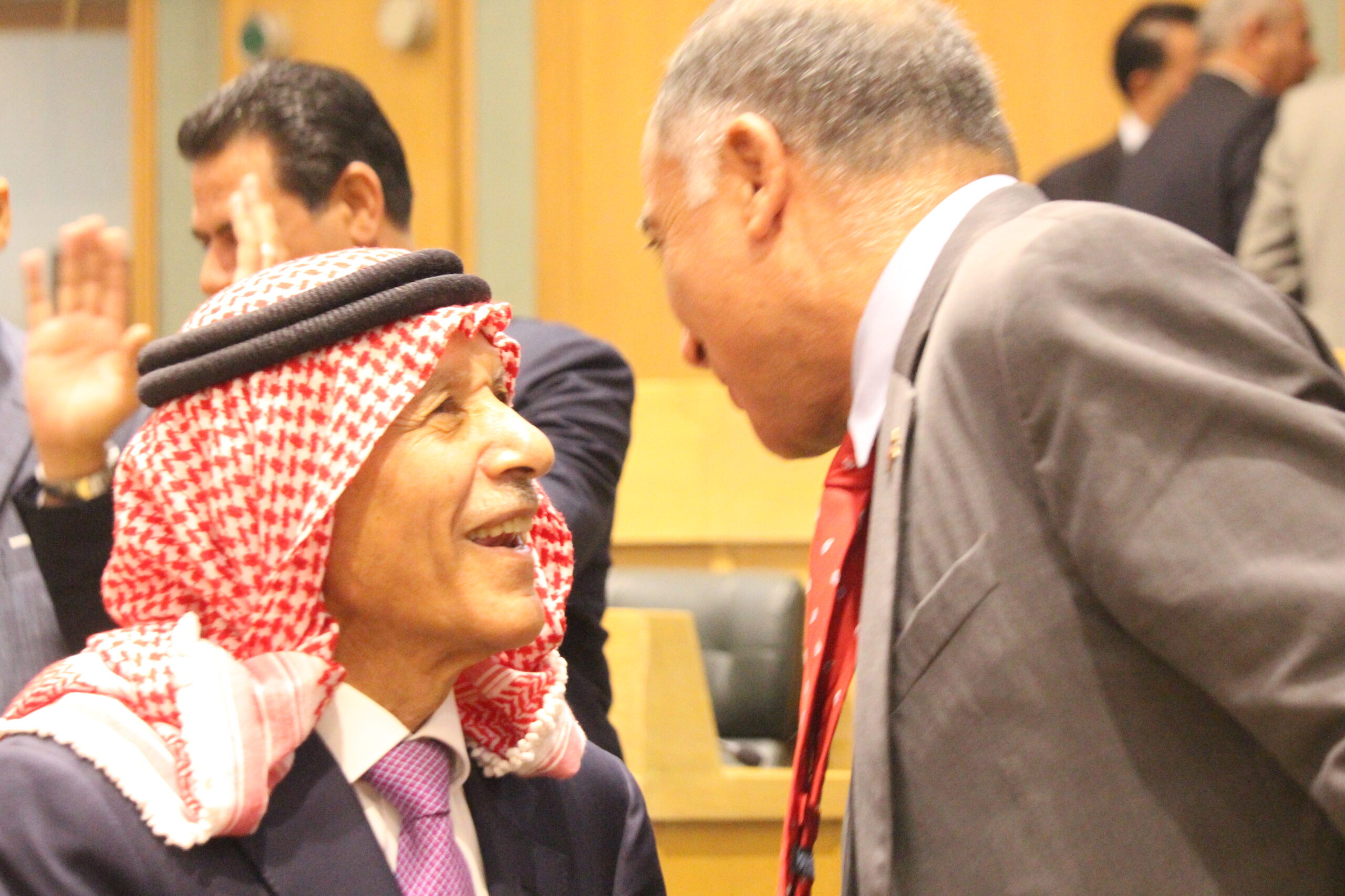 نواب يهنئون العرموطي بالسلامة "صور "