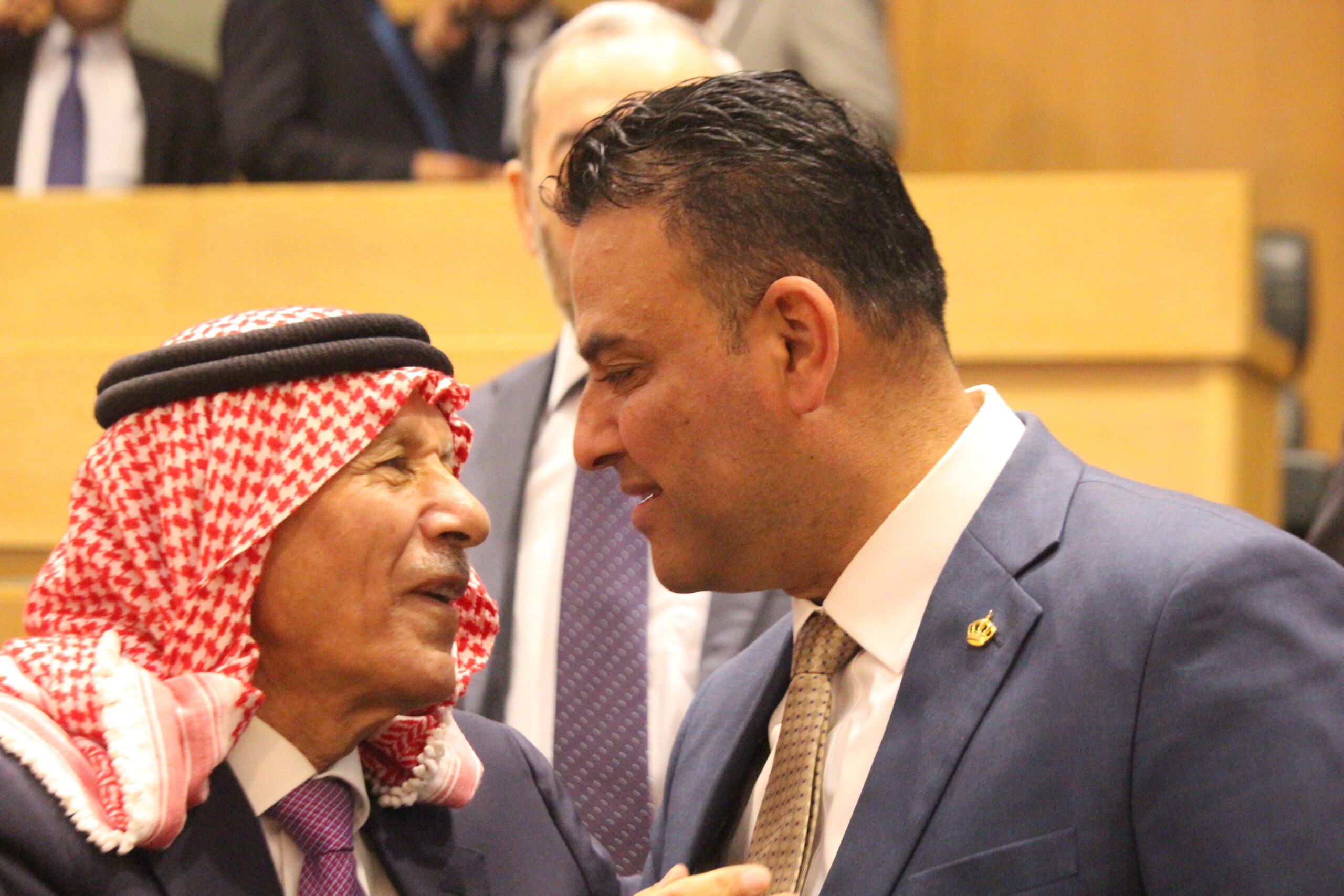 نواب يهنئون العرموطي بالسلامة "صور "