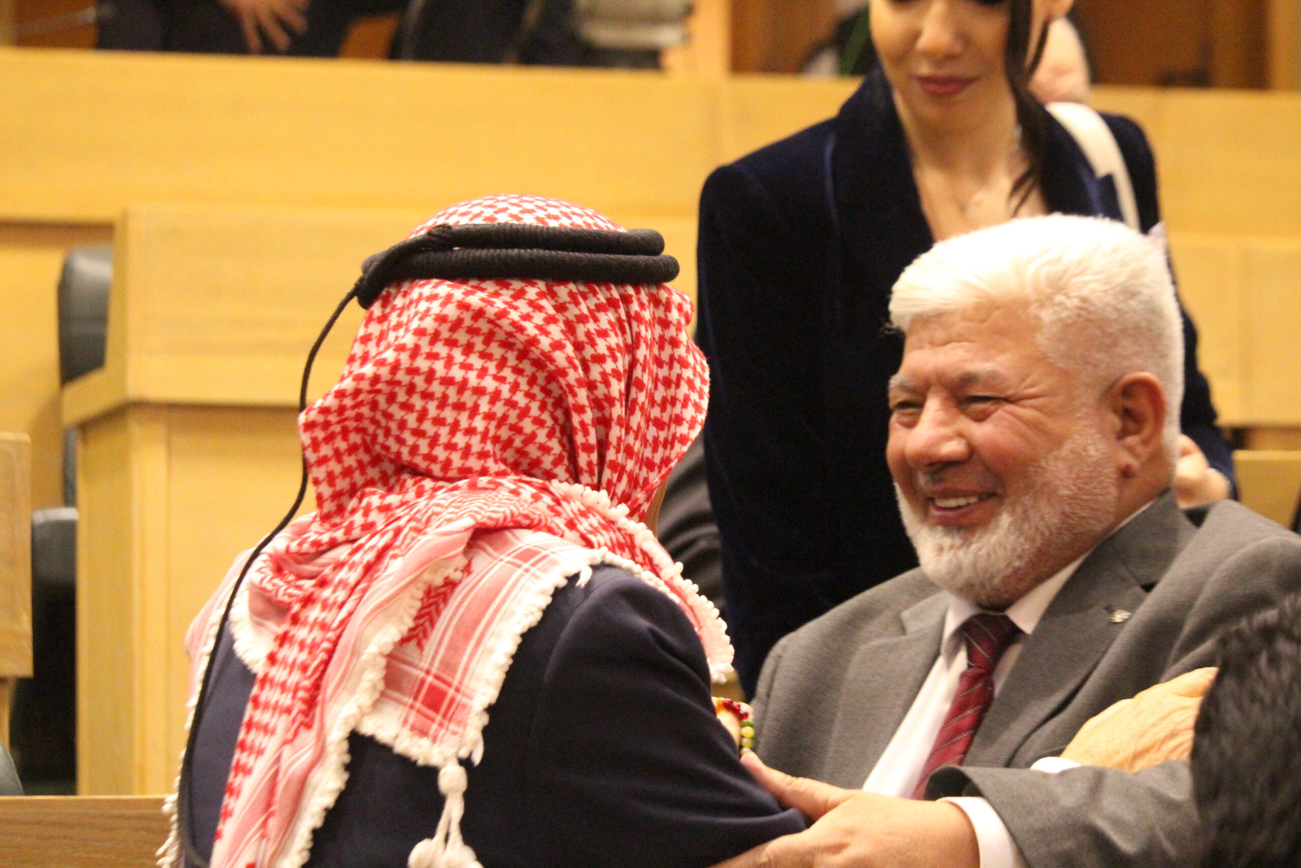 نواب يهنئون العرموطي بالسلامة "صور "