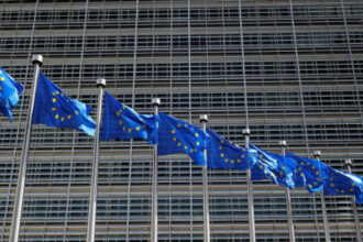 الاتحاد الأوروبي يدين انتهاكات إسرائيل بغزة