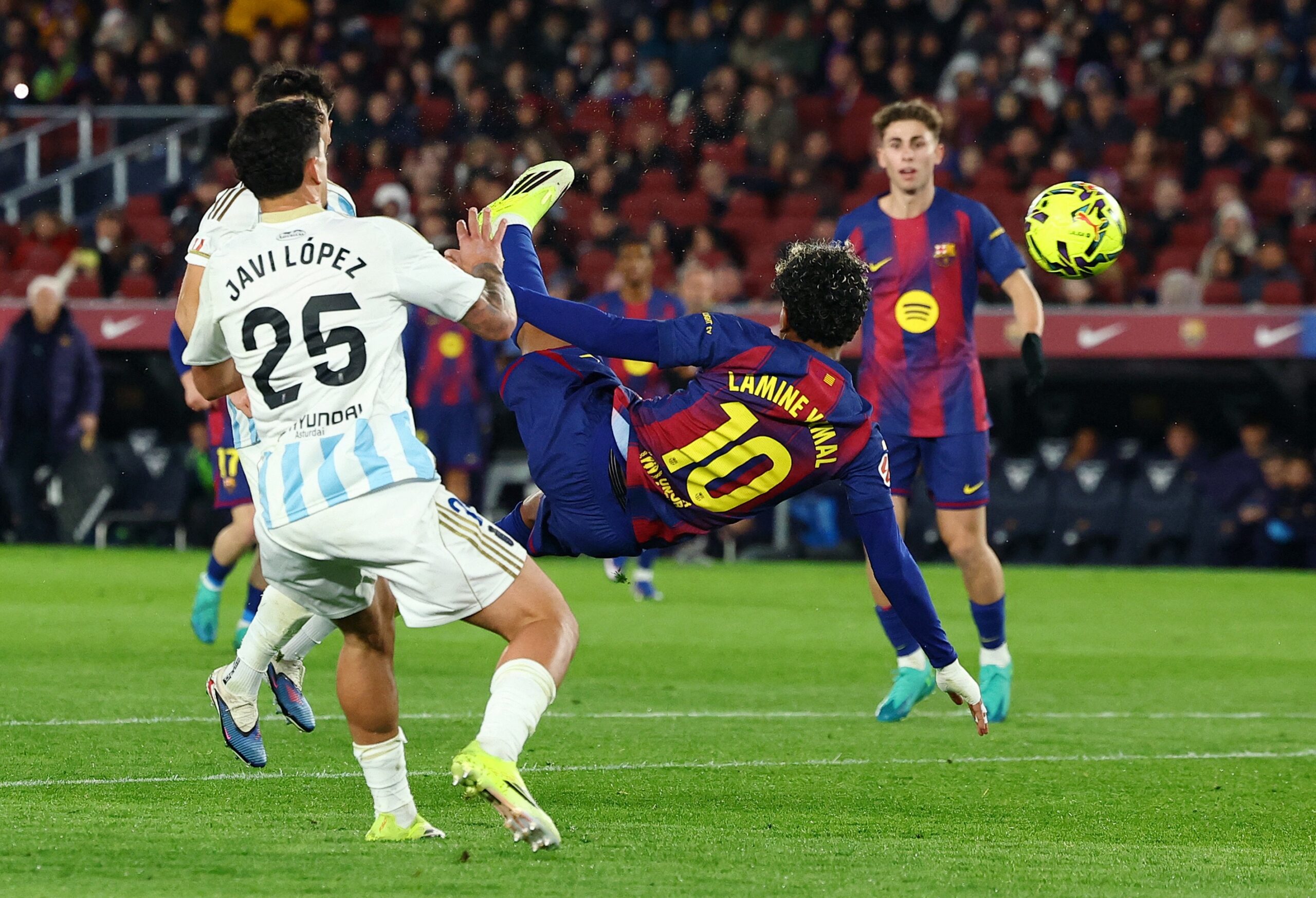 لامين جمال يسجل ويقدم أفضل نسخة تهديفية له مع برشلونة