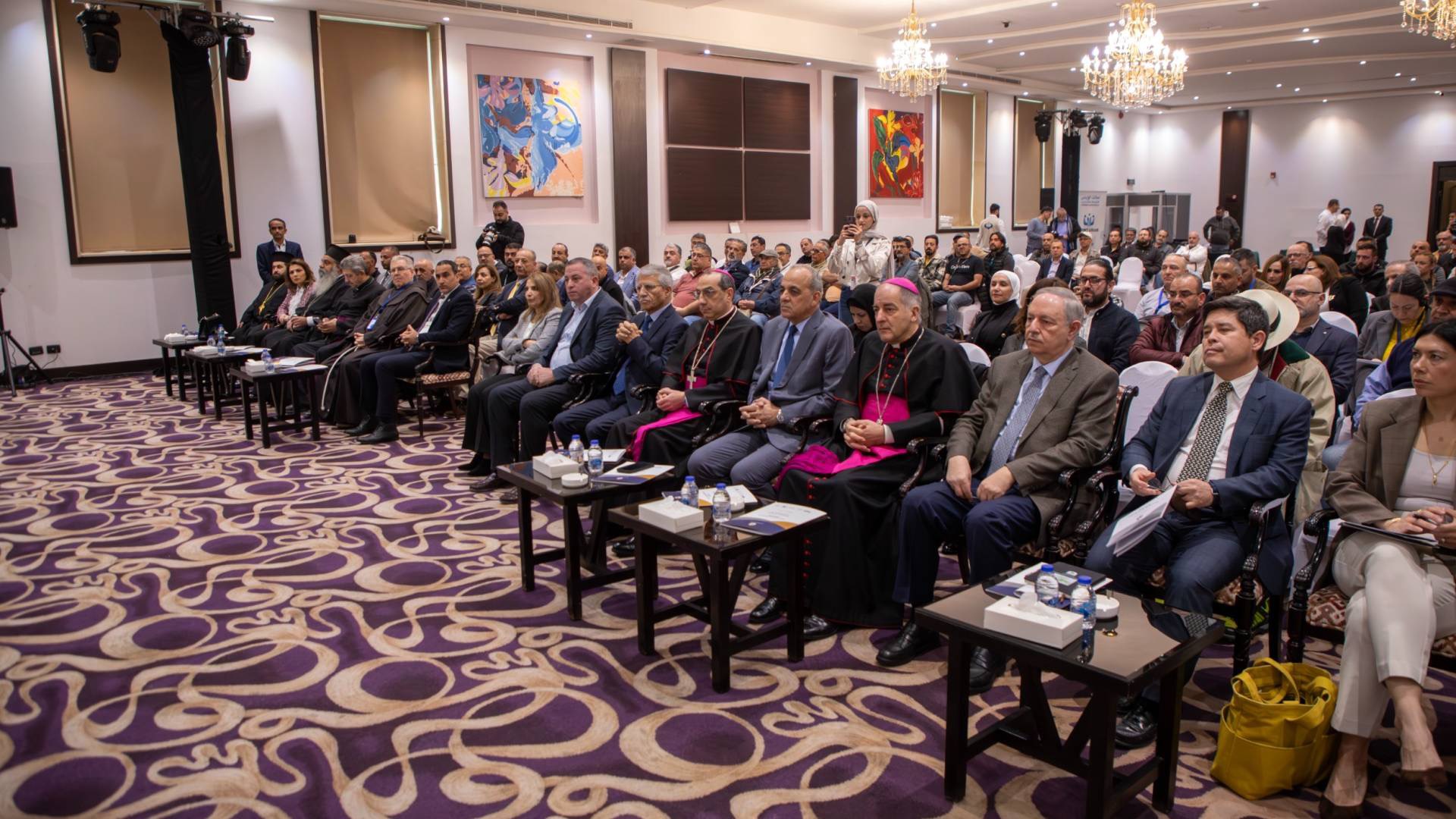 وزير السياحة يفتتح ورشة متخصصة لتأهيل الأدلاء السياحيين في مجال الحج المسيحي