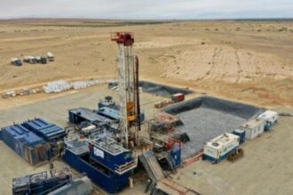 الخرابشة: الأردن قد يمتلك مخزوناً اقتصادياً كبيراً من غاز الهيليوم في البحر الميت