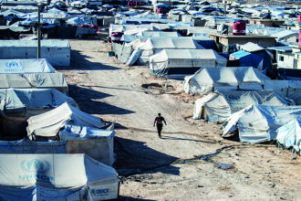 الحكومة تتجه لإغلاق ملف الأراضي المقام عليها مخيمات بعد 78 عاماً