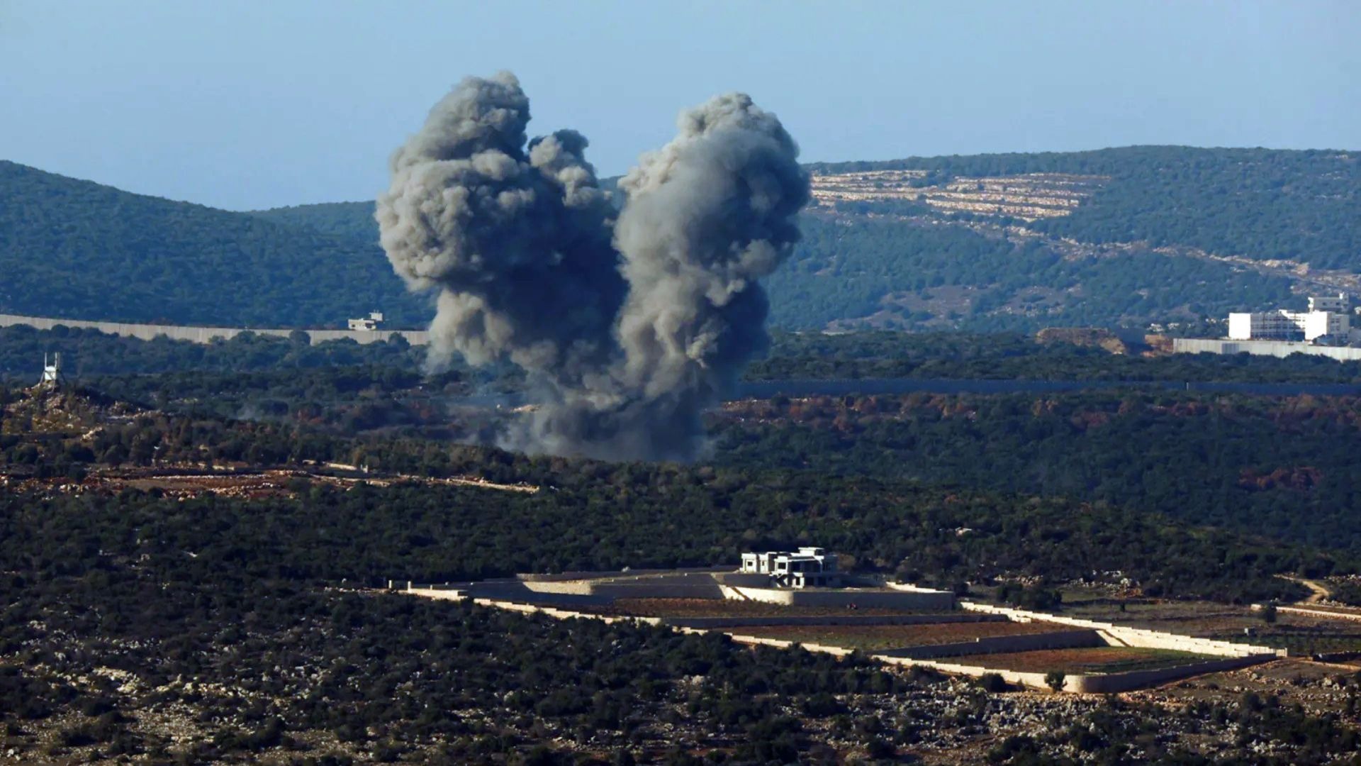 صورة حول : غارتان إسرائيليتان على جنوب لبنان تُسفران عن استشهاد لبناني وإصابة 8 آخرين غارتان إسرائيليتان على جنوب لبنان تُسفران عن استشهاد لبناني وإصابة 8 آخرين
