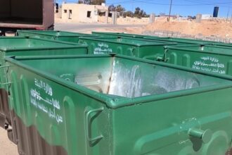 "البيئة" توزع 160 حاوية كبرى في معان والبترا وبرقش
