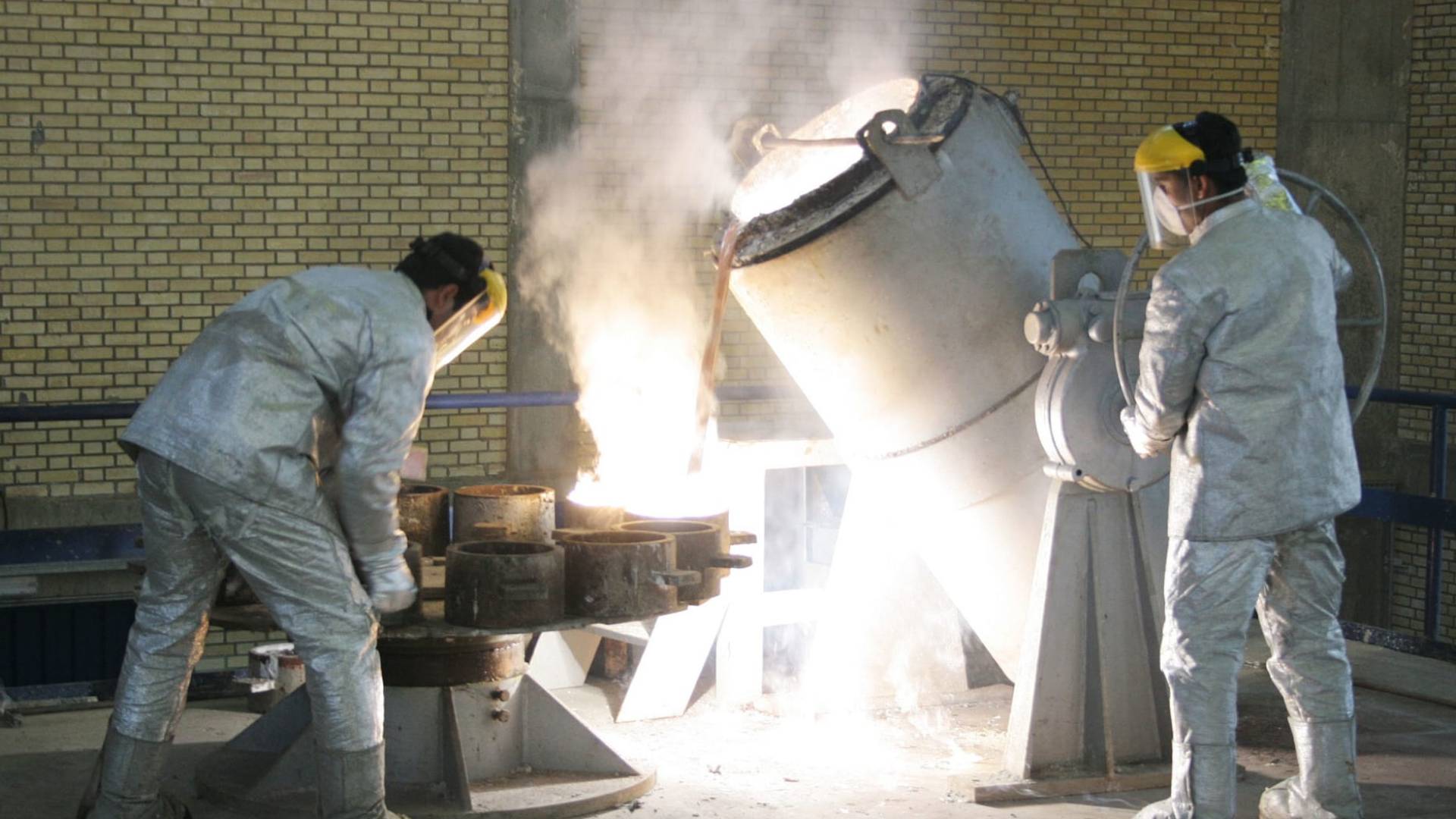 الاحتلال يطالب واشنطن باتفاق يُلزم إيران بتصفير اليورانيوم والتخلي عن الصواريخ الباليستية