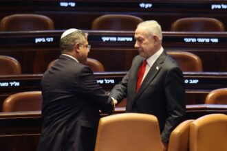 أزمة "بن غفير" تصل إلى ذروتها: المحكمة العليا تُلزم نتنياهو بتفسير عدم إقالة وزير الأمن القومي