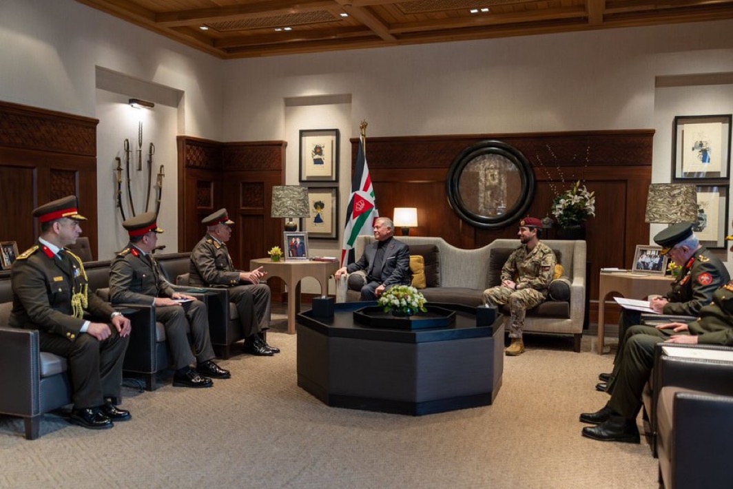 الملك يستقبل رئيس أركان القوات المسلحة المصرية