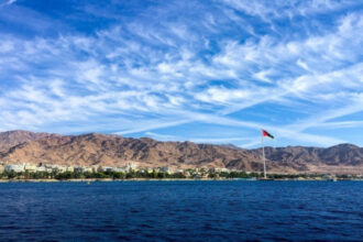 النقل النيابية تزور شركة العقبة للنقل