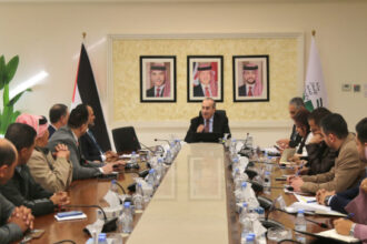 وزير الأشغال يوجّه بتشكيل لجنة هندسية لمعالجة أضرار الطرق الزراعية في مأدبا