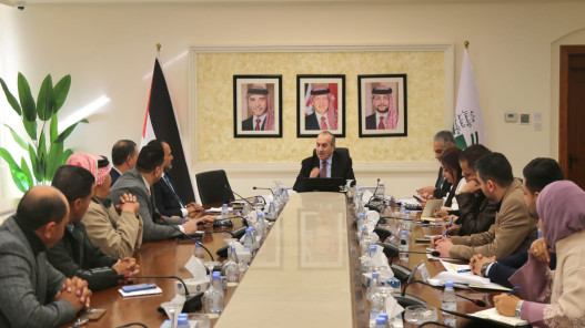 وزير الأشغال يوجّه بتشكيل لجنة هندسية لمعالجة أضرار الطرق الزراعية في مأدبا