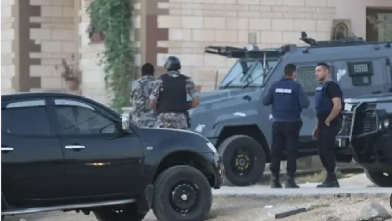 حدث يقتل صديقه طعنا في عمان