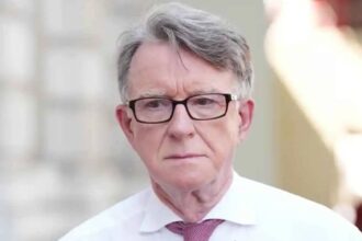 فضائح داونينج ستريت وأزمة المعيشة تشتعلان الشارع البريطاني