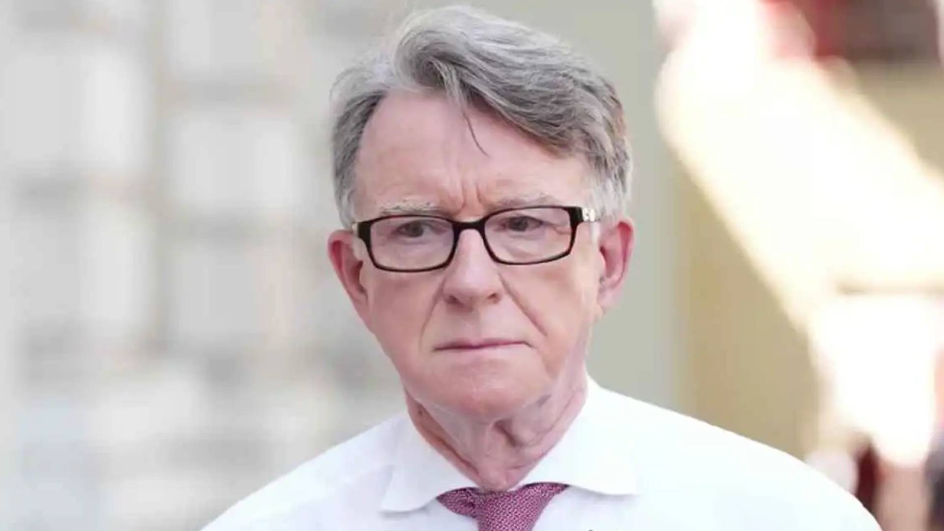 فضائح داونينج ستريت وأزمة المعيشة تشتعلان الشارع البريطاني