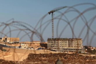 الكابينيت يصادق على قرارات تعزز الاستيطان وتغيّر الوضع القانوني في الضفة الغربية