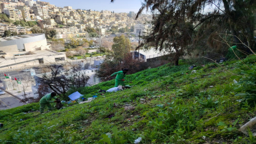 أمانة عمّان تواصل حملة “عمّان حلوة” لتعزيز النظافة والحد من الإلقاء العشوائي للنفايات