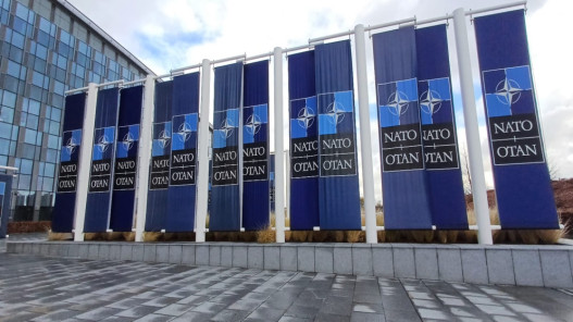 الناتو يسلم قيادات رئيسية لضباط أوروبيين لتعزيز دور أوروبا