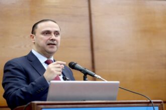 المومني في اليوم العالمي للإذاعة: منبر الإعلام العريق وصوت الوعي الراسخ في وجدان الوطن