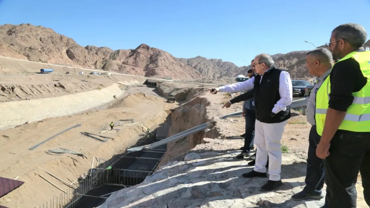 صورة حول : أبو السمن يوجه "إنذاراً" من الميدان: عدم ارتياح لسرعة إصلاح أضرار سيول العقبة أبو السمن يوجه "إنذاراً" من الميدان: عدم ارتياح لسرعة إصلاح أضرار سيول العقبة