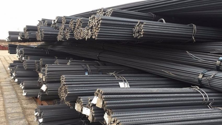 خام الحديد يهوي تحت ضغط "تخمة المعروض": زيادة إنتاج "فالي" ومخزونات الصين تقود الخسائر