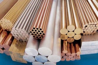 توقعات بتراجع ترامب عن الرسوم الجمركية تهوي بأسعار الألومنيوم والمعادن عالمياً