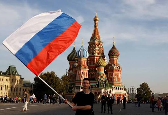 المركزي الروسي يفاجئ الأسواق بخفض الفائدة إلى 15.5% لمواجهة تباطؤ الاقتصاد