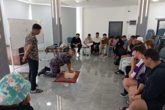 اختتام دورة الإنقاذ المائي الثانية في العقبة لتأهيل 20 شابًا ومنح رخص رسمية