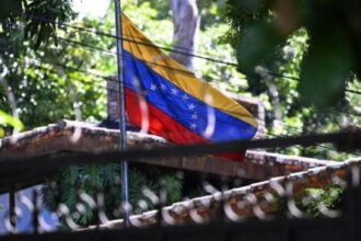 واشنطن تجيز لخمس شركات نفطية كبرى استئناف عملياتها في فنزويلا