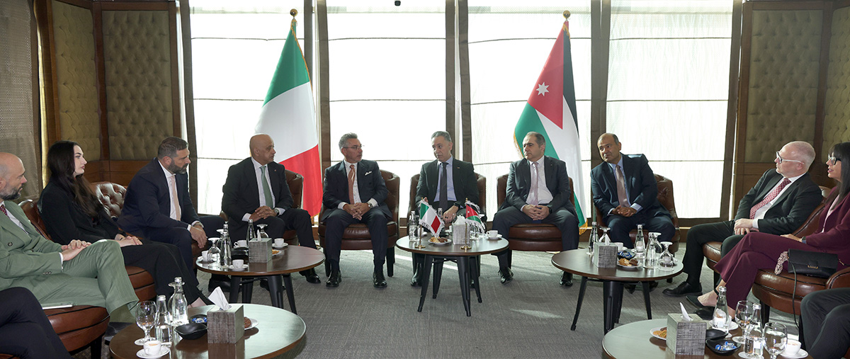 الأردن بوابة إيطاليا لأسواق المنطقة.. تحضيرات لقمة استثمارية كبرى في نيسان