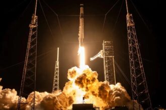 بعد أول "إجلاء طبي" في التاريخ.. طاقم دولي يصل المحطة الفضائية لترميم الثغرة البشرية