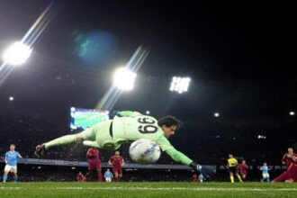 "سانتوس" ينقذ كبرياء نابولي ويحرم "مالين" من خطف الوصافة