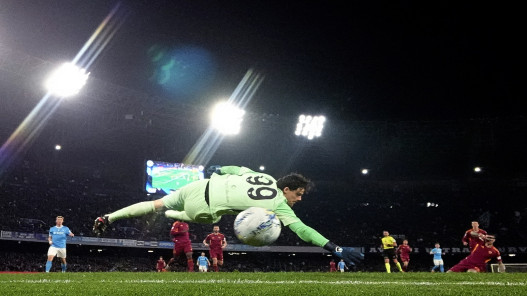 "سانتوس" ينقذ كبرياء نابولي ويحرم "مالين" من خطف الوصافة