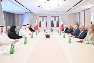 البكار يبحث مع نظيره القطري تعزيز التعاون في شؤون العمل