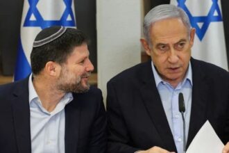 سموتريتش يعلن تشجيع هجرة الفلسطينيين من غزة والضفة الغربية