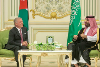 الملك وولي العهد السعودي يبحثان التطورات الإقليمية