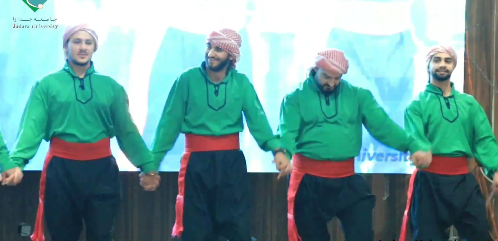 بالفيديو والصور .. العيسوى يرعى احتفال جامعة جدارا بعيد ميلاد قائد الوطن