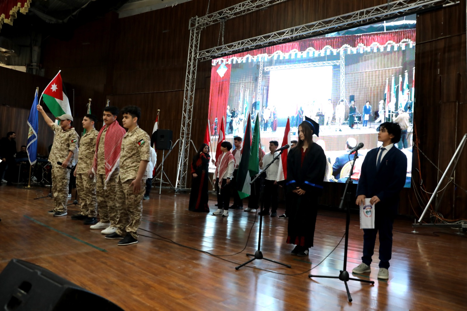 بالفيديو والصور .. العيسوى يرعى احتفال جامعة جدارا بعيد ميلاد قائد الوطن