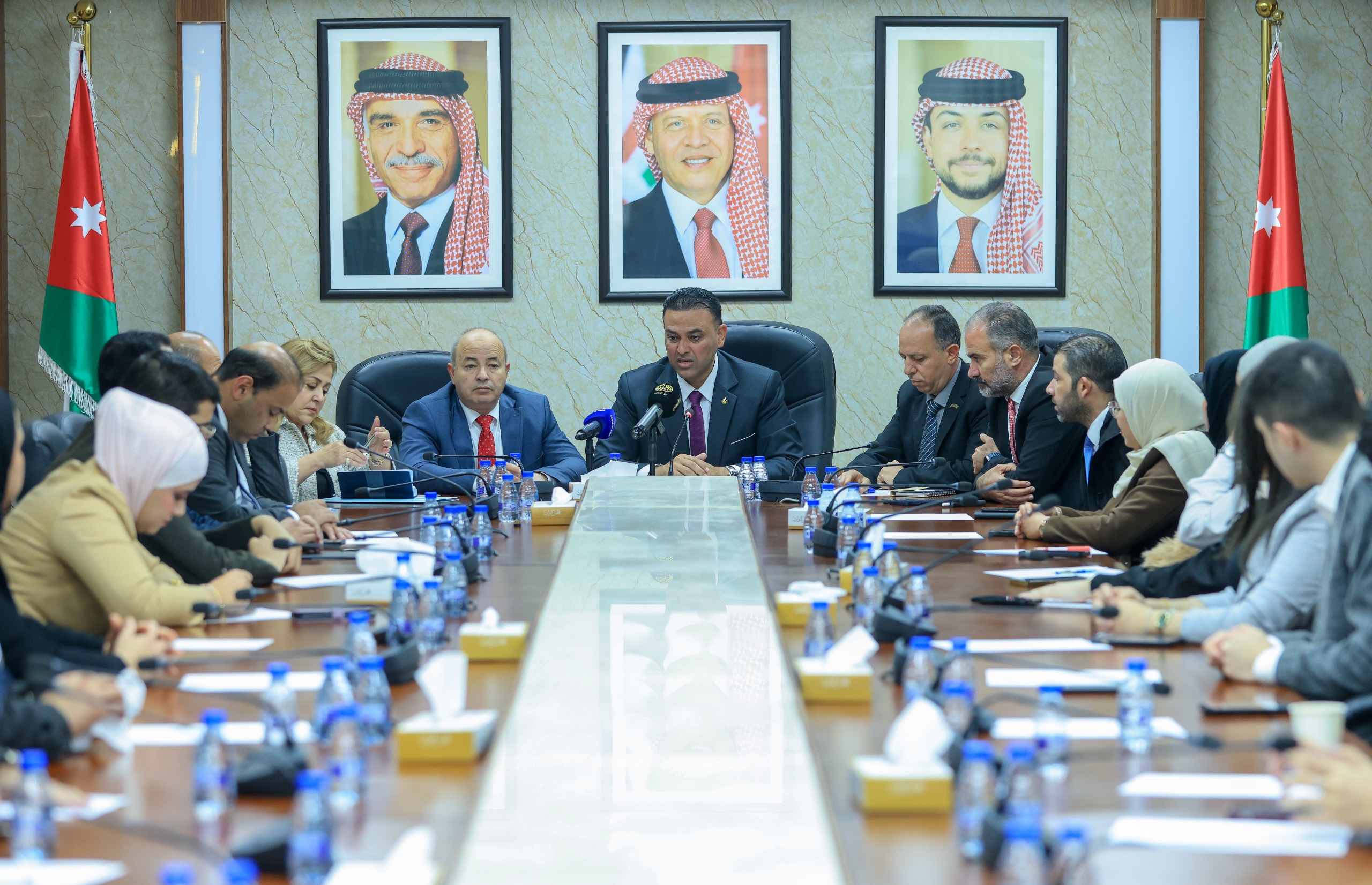 "عزم النيابية" تلتقي المشاركين في برنامج الزمالة البرلمانية