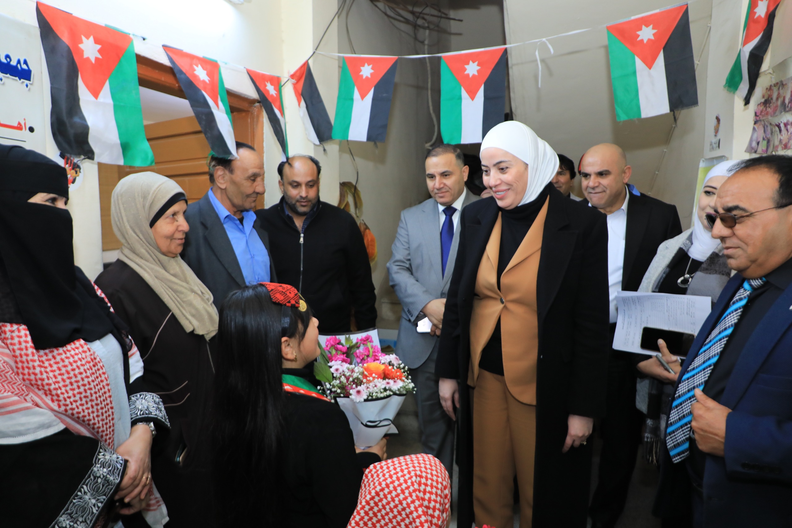 بني مصطفى توعز بدعم مشاريع وأسر محتاجة