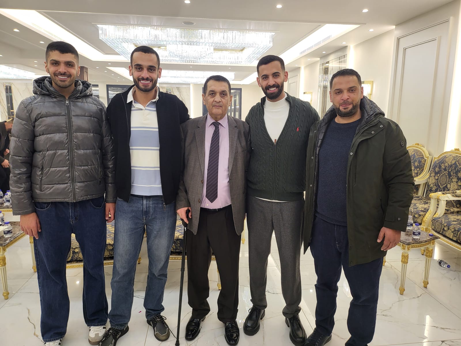 صورة حول : مأدبة إفطار كبرى احتفاءً بتخرج ابناء مروان الركيبات في ديوانه بدابوق مأدبة إفطار كبرى احتفاءً بتخرج ابناء مروان الركيبات في ديوانه بدابوق