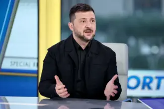 زيلينسكي: روسيا تشن هجمات جوية مكثفة على أوكرانيا