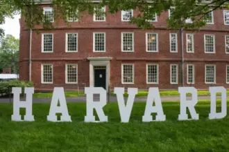ترامب وهارفارد ومليار دولار مطالبات جديدة