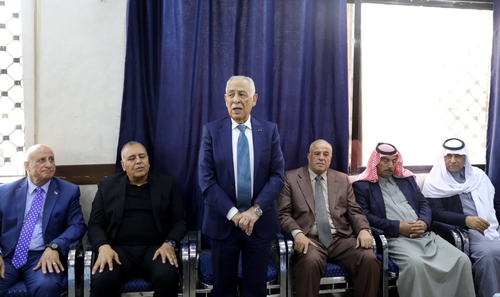 صورة حول : *مندوبا عن الملك وولي العهد...العيسوي يعزي عشائر العجولين والفشيكات والشوابكة والمساعدة* *مندوبا عن الملك وولي العهد...العيسوي يعزي عشائر العجولين والفشيكات والشوابكة والمساعدة*