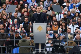 الحريري يعتزم زيارة سوريا ويؤكد خوض الانتخابات